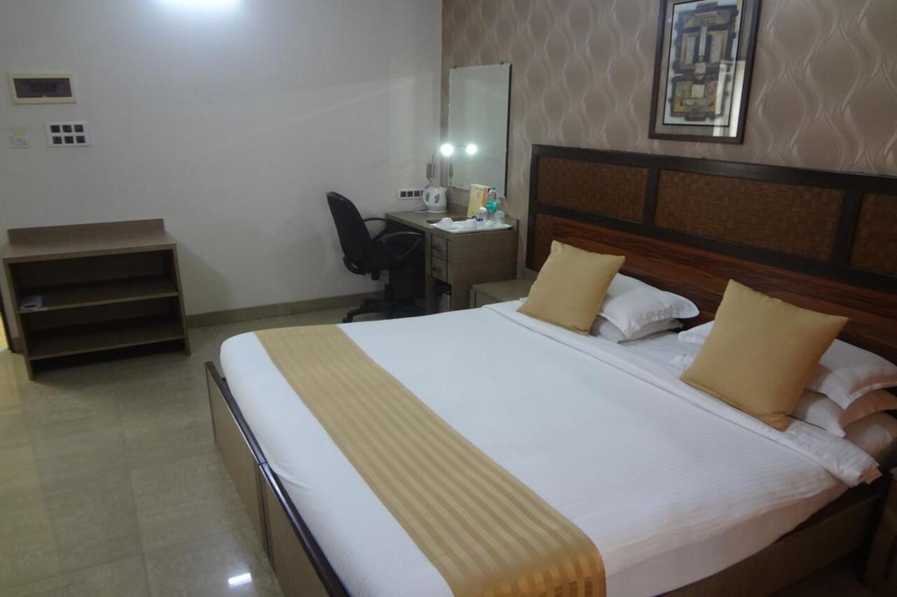 Jyoti Dwelling Hotel Мумбаи Экстерьер фото