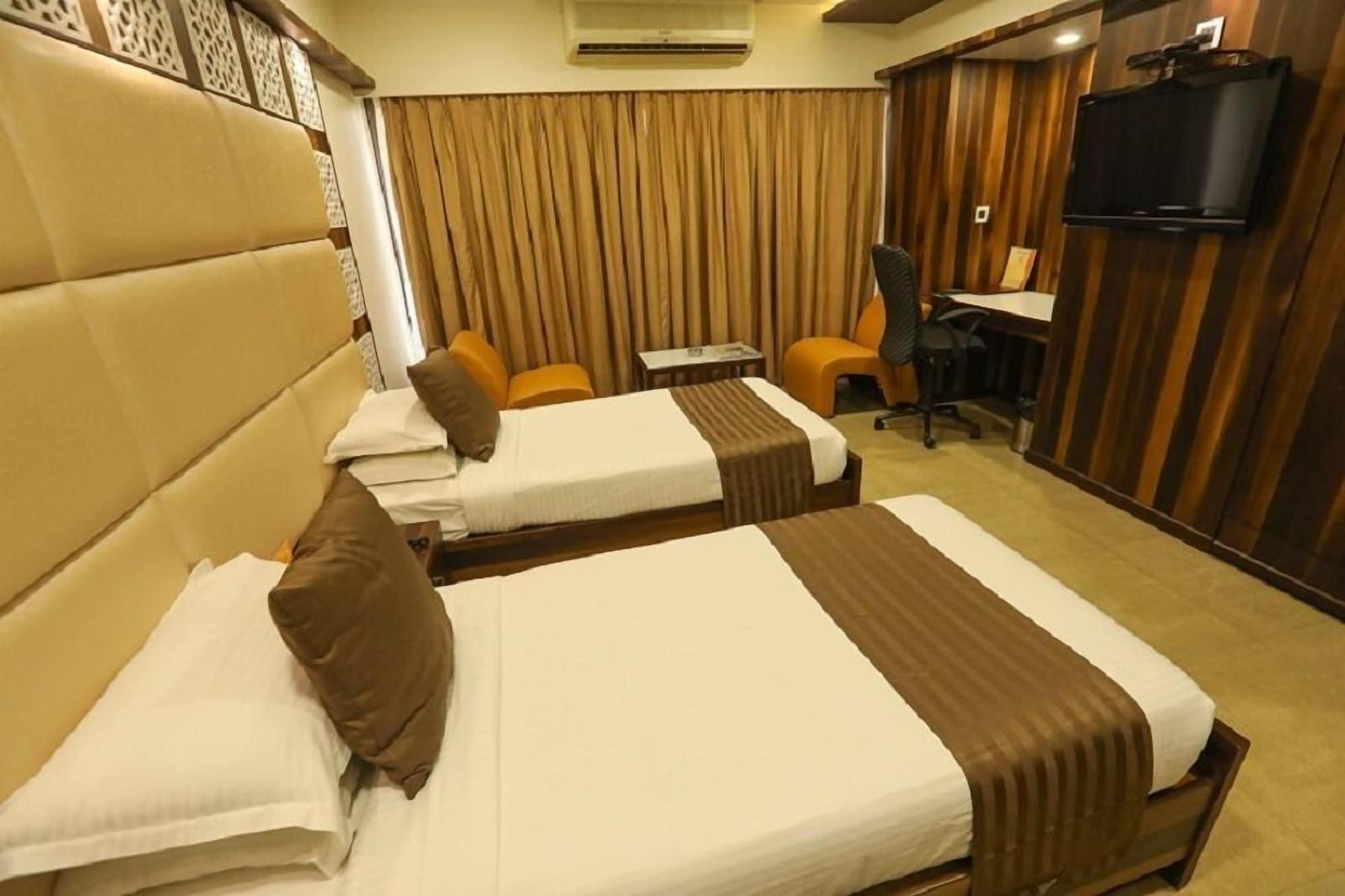 Jyoti Dwelling Hotel Мумбаи Экстерьер фото