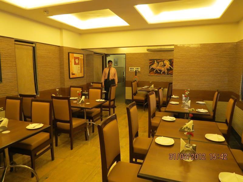 Jyoti Dwelling Hotel Мумбаи Экстерьер фото