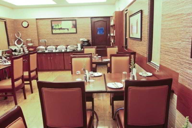 Jyoti Dwelling Hotel Мумбаи Экстерьер фото