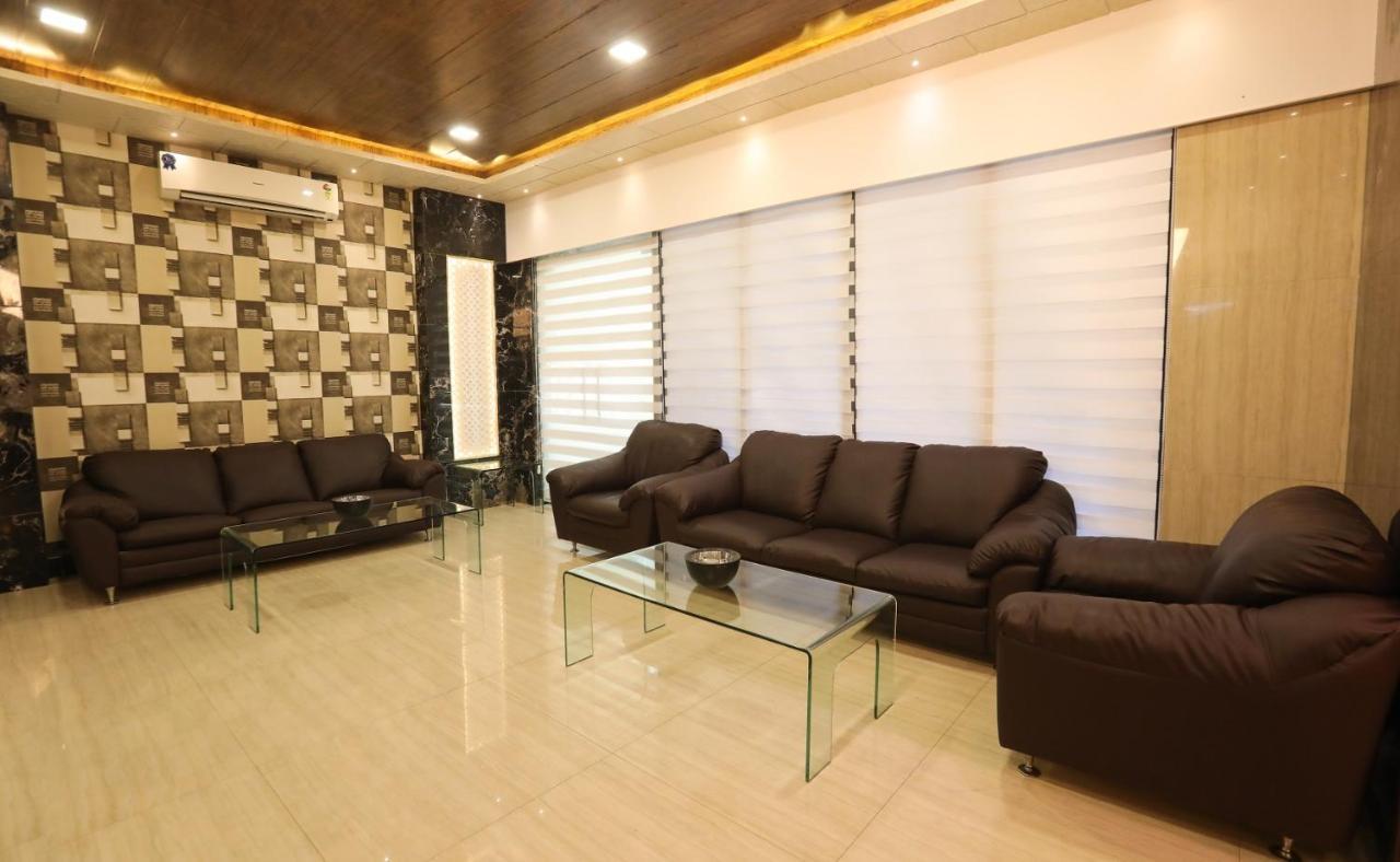 Jyoti Dwelling Hotel Мумбаи Экстерьер фото