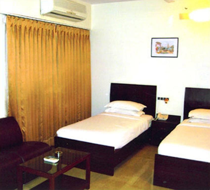 Jyoti Dwelling Hotel Мумбаи Экстерьер фото